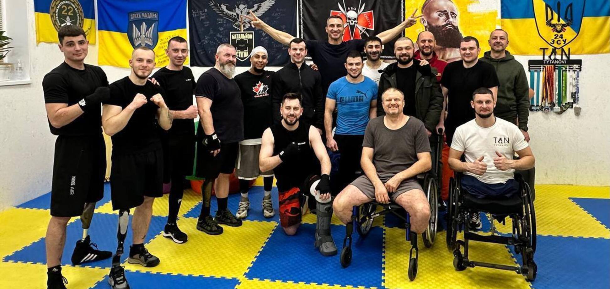 Володимир Кличко зустрівся в Києві із ветеранами, які проходять реабілітацію в центрі 'Титанові'. Фото