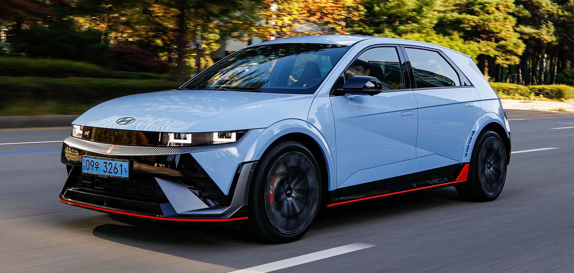 Hyundai IONIQ 5 N вырвался в лидеры в рейтинге экспертов: характеристики авто