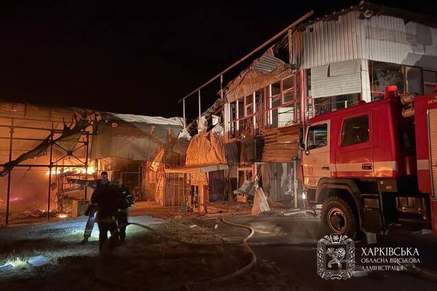 РФ вдарила по Харкову КАБами та балістикою: є постраждалі, зруйновано будинки, спалахнули пожежі. Фото та відео