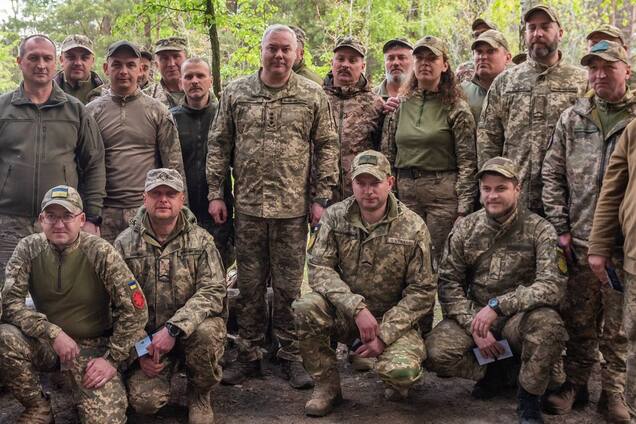 'Армия чести и достоинства': Наев поздравил украинцев с Днем защитников и защитниц, указав на веру в победу