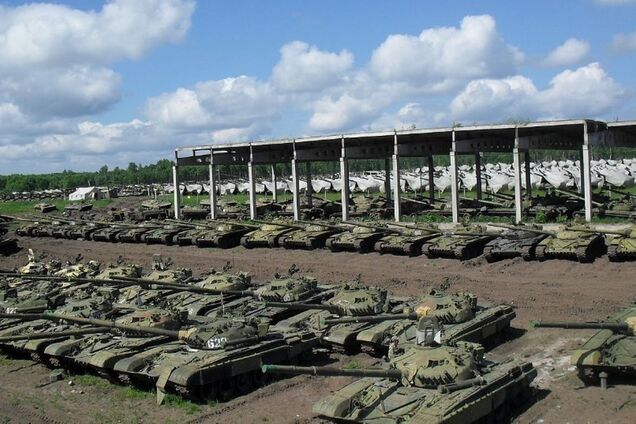 російські танки