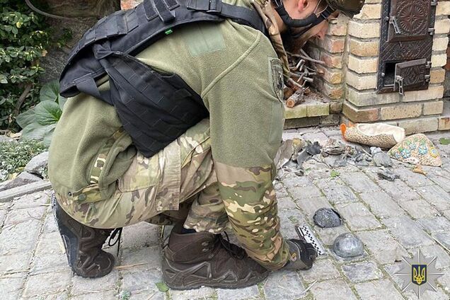 На Полтавщине нашли обломки российской ракеты, которая могла содержать кассетные боеприпасы. Фото и видео