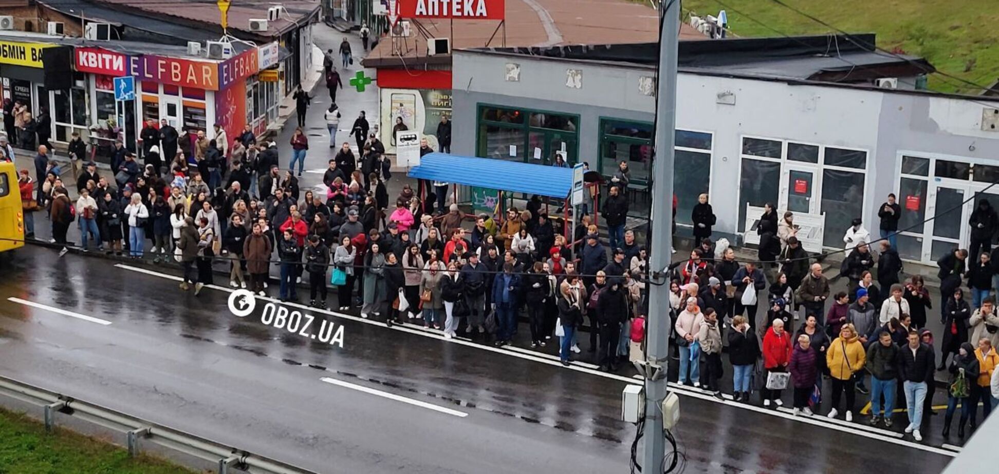 Забитые остановки и огромные очереди: в Киеве возник коллапс в работе общественного транспорта из-за российской атаки. Фото и видео