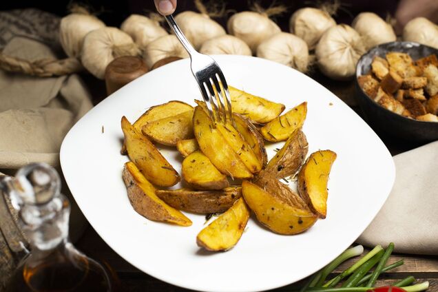 Как сделать печеный картофель суперхрустящим: два основных совета