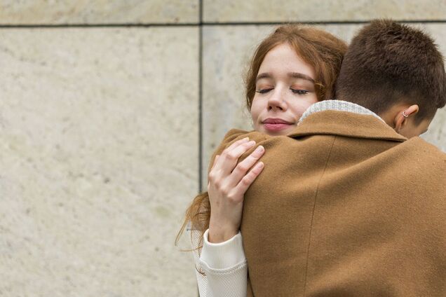 Какие знаки зодиака пройдут испытание чувствами в октябре: топ-3