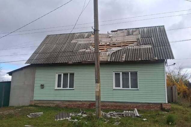 Російський терор прикордоння продовжується: на Чернігівщині ударний дрон влучив у будинок. Фото