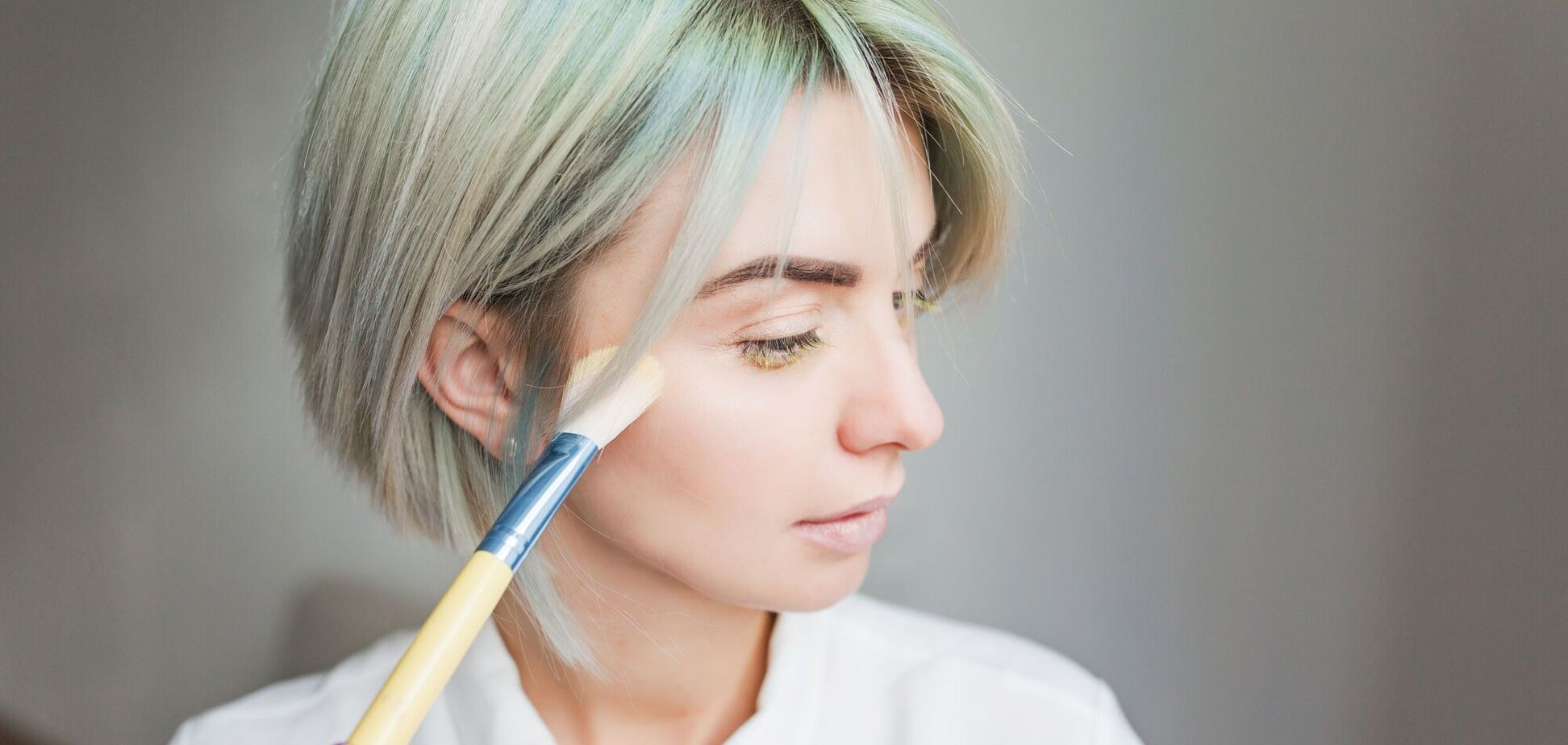 Ви робили це неправильно: як замаскувати прищ за допомогою макіяжу