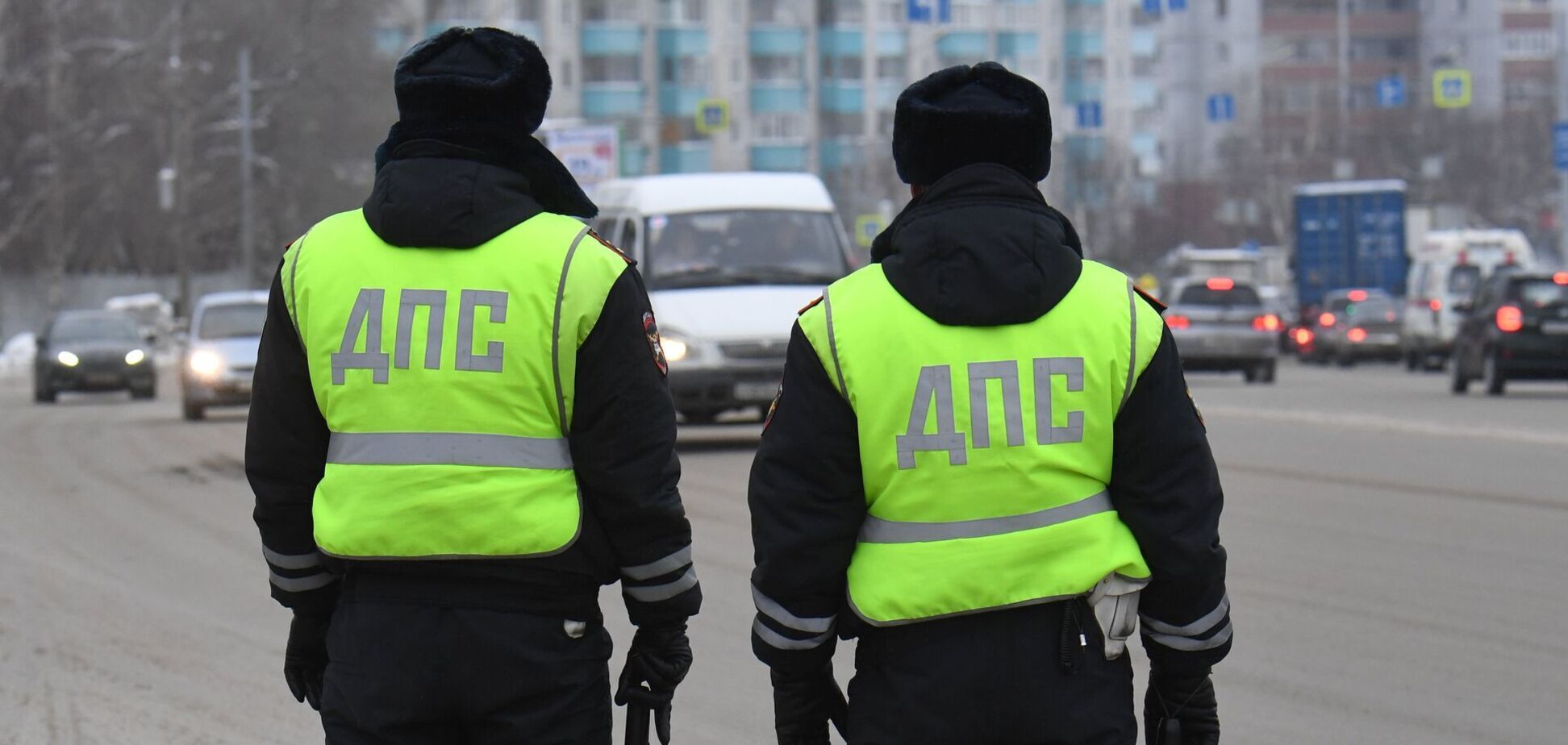 'Убивать людей ездил? Ты наемник': в России полицейский неожиданно поставил на место пьяного участника 'СВО'. Видео