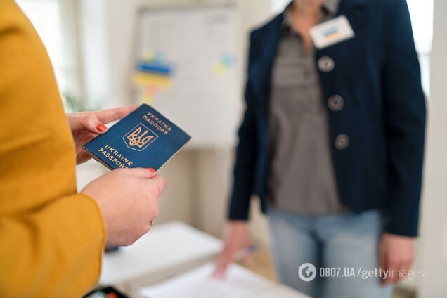 Украинские беженцы за границей. Иллюстративное фото.