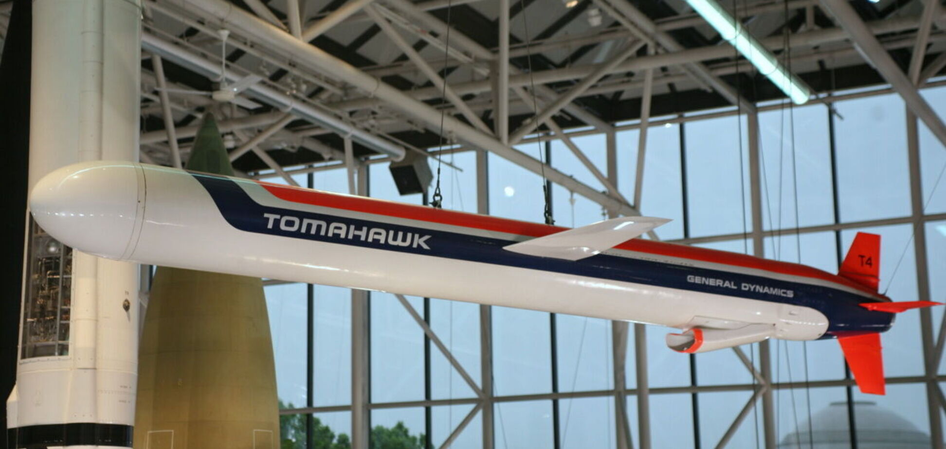 'Это важная часть обороны': в НАТО назвали легитимные цели на территории РФ для ударов 'Томагавками'