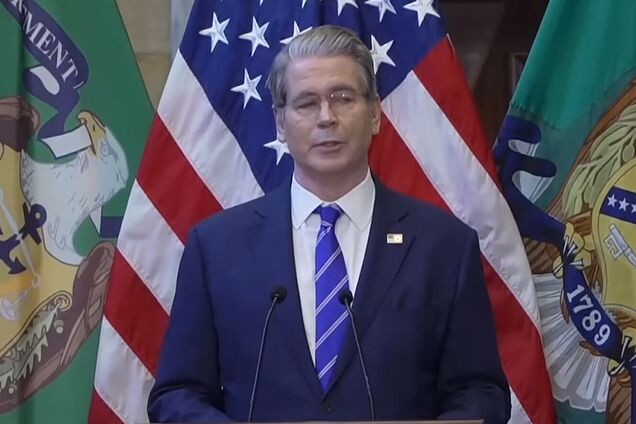 Трамп готовий запровадити 500% мита для Китаю за закупівлю російської нафти: Бессент заявив про підтримку більшості сенаторів