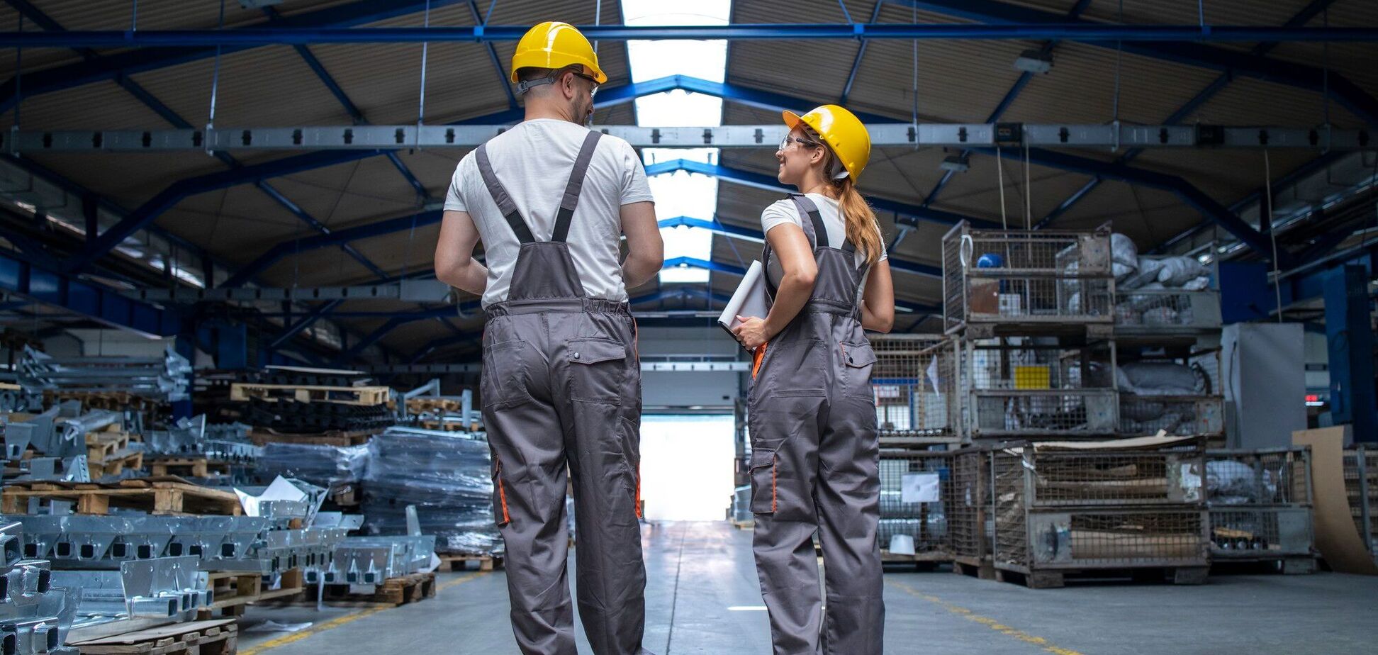 Ілюстрація - працівники на складі