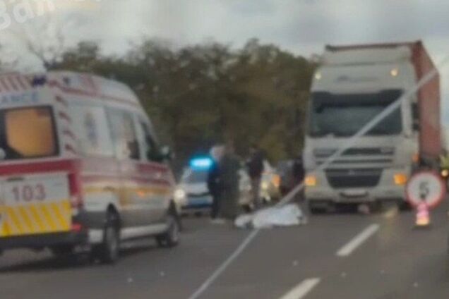 На Одещині водій вантажівки збив на смерть двох військових на блокпості: деталі трагедії