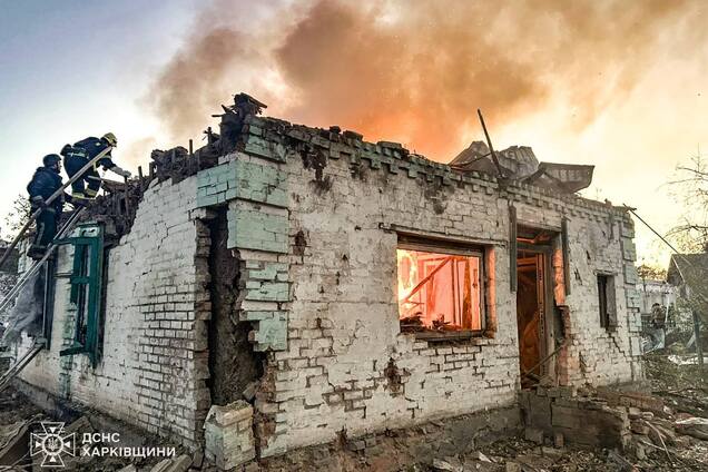 Оккупанты впервые ударили КАБом по Лозовой: шестеро пострадавших, повреждены дома. Фото