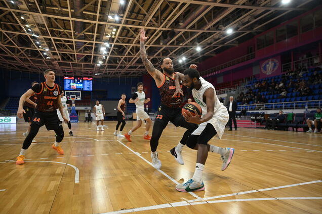 БК 'Запорожье' победил 'Кривбасс', поражение 'Черкаських Мавп'. Результаты Суперлиги Favbet 18 октября