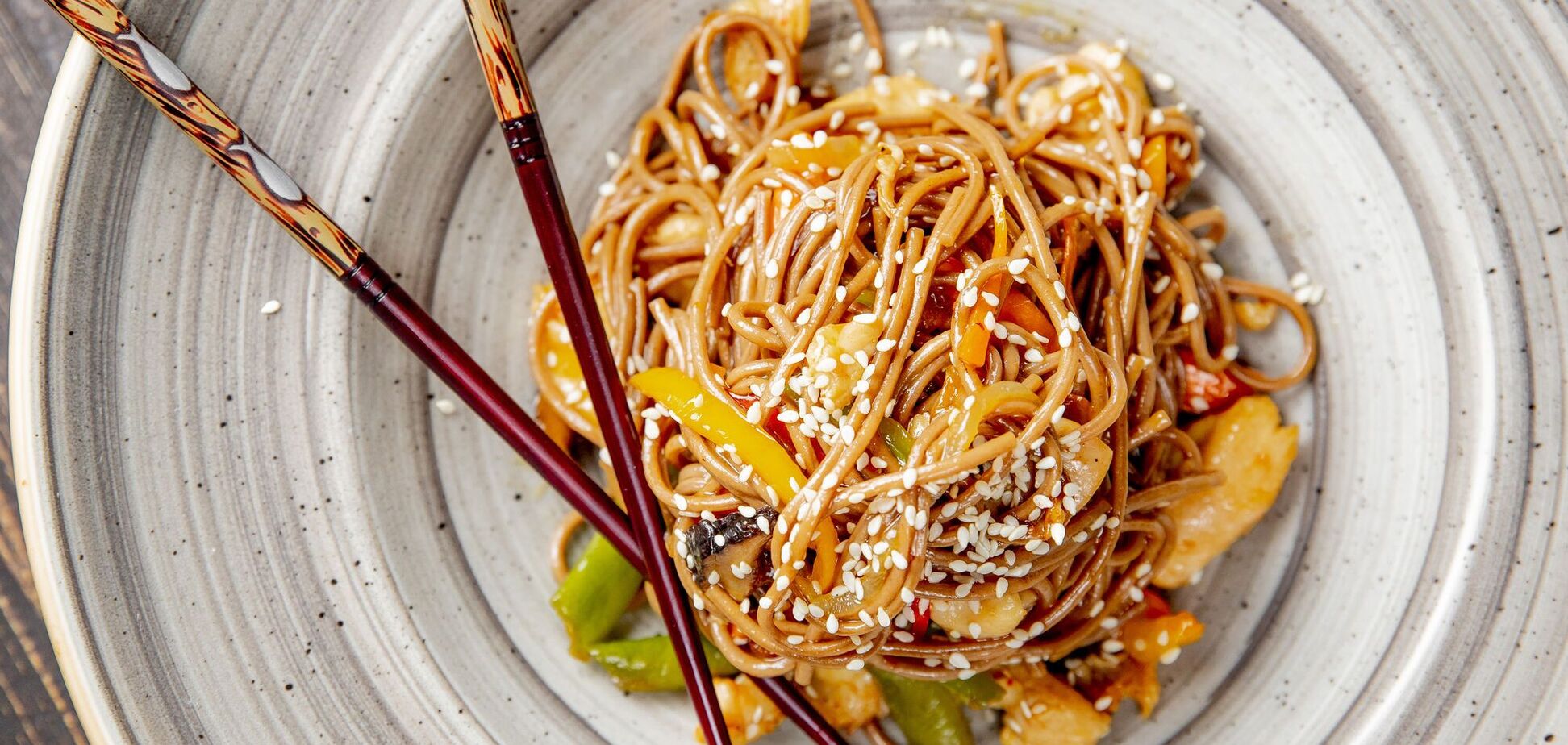 Фунчоза в домашніх умовах: як приготувати популярну ресторанну страву