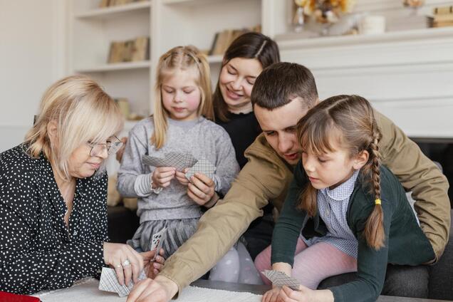 Ніжне виховання дітей без 'методу замка': що це та як працює у сучасному світі