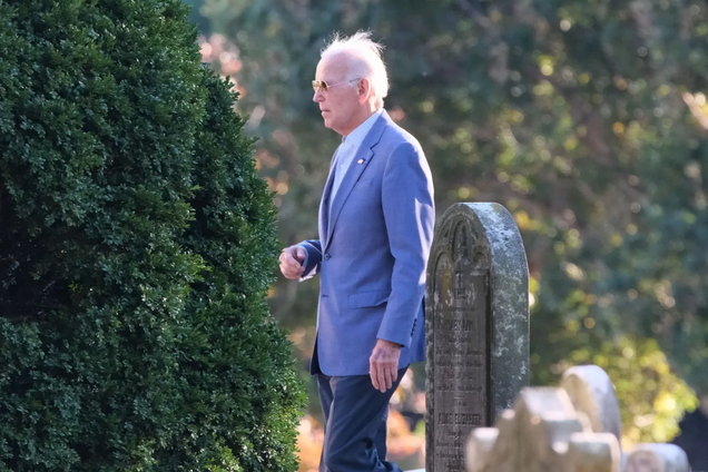 Байден впервые появился на публике после начала лучевой терапии против рака. Фото