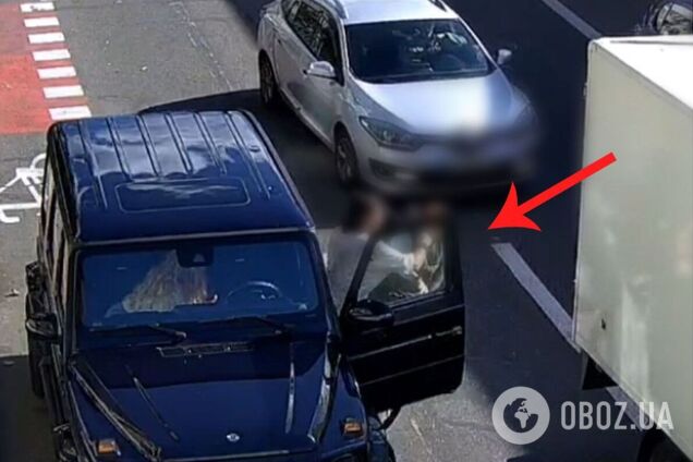 Він почав 'бикувати': велосипедист, якого у Києві жорстко побив водій Mercedes, розповів подробиці конфлікту. Відео