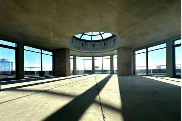 В Киеве продают пентхаус за космические деньги