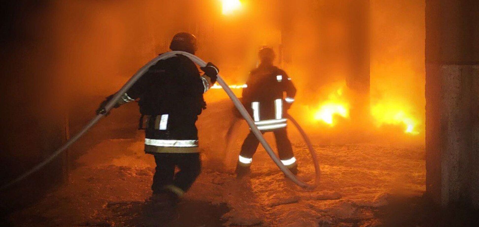 Иллюстрация - работа ГСЧС после российских обстрелов