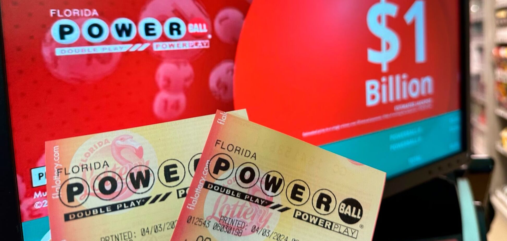 Объявление о розыгрыше и лотерейные билеты Powerball. Иллюстрация