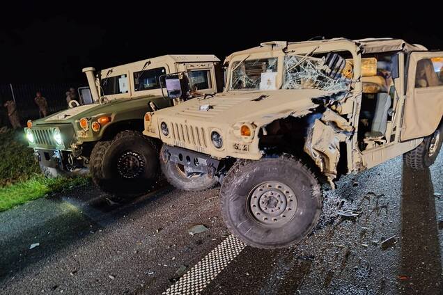 У Польщі автобус зіткнувся з колоною американських військових: є постраждалі. Фото