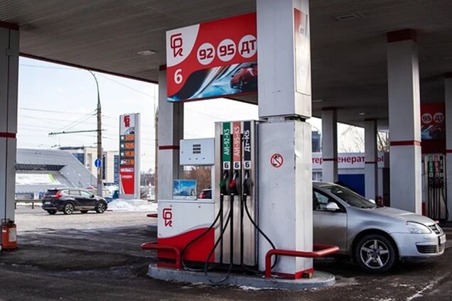 Бензиновый кризис набирает обороты: какие регионы РФ ввели ограничения на продажу топлива