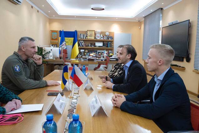 Кличко зустрівся з надзвичайними й повноважними послами Латвії та Чехії