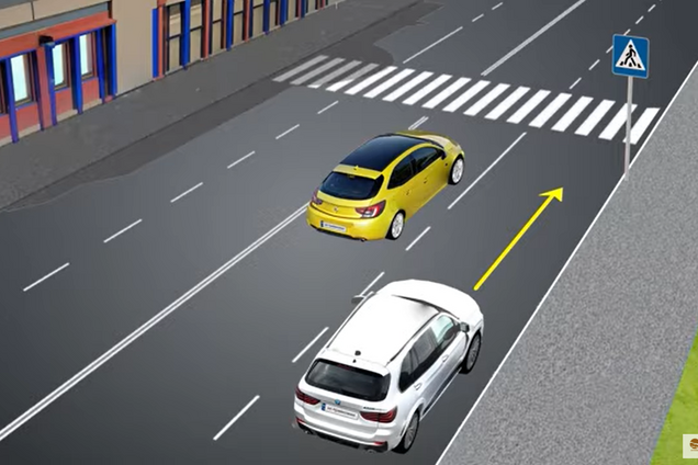 Як має вчинити водій білого авто? Тест на знання ПДР