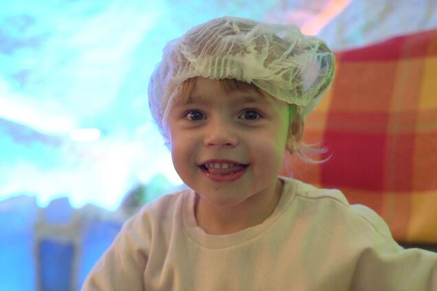 Дівчинка почала говорити: 3-річна Аміна з Дніпра пройшла курс реабілітації від Фонду Ріната Ахметова