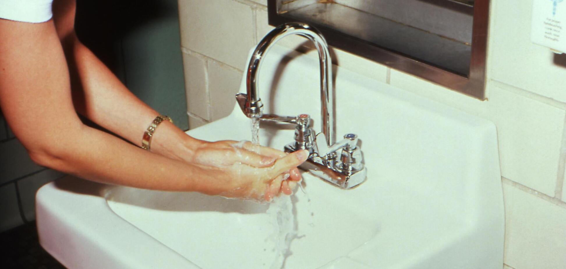 У Києві частина житлових будинків залишилась без води: що відомо