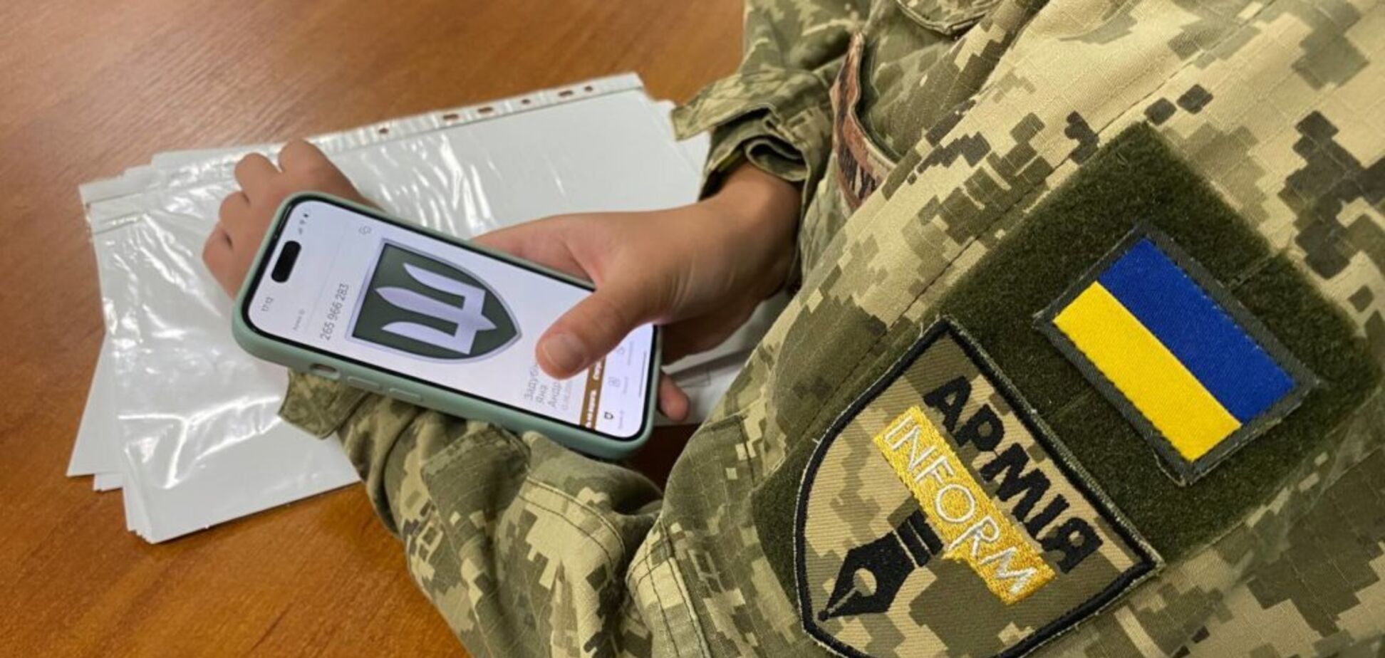 Військовослужбовцям ЗСУ незабаром запропонують нові контракти: Зеленський натякнув на підвищення заробітної плати