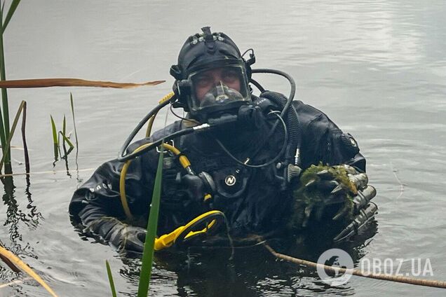На Киевщине мужчины вместо рыбы нашли в водоеме артиллерийские снаряды. Подробности и фото