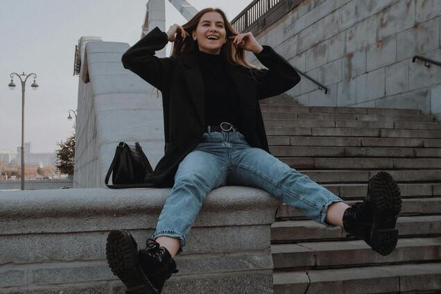 Этот джинсовый антитренд испортит осенние образы: какие джинсы уже пора выбросить