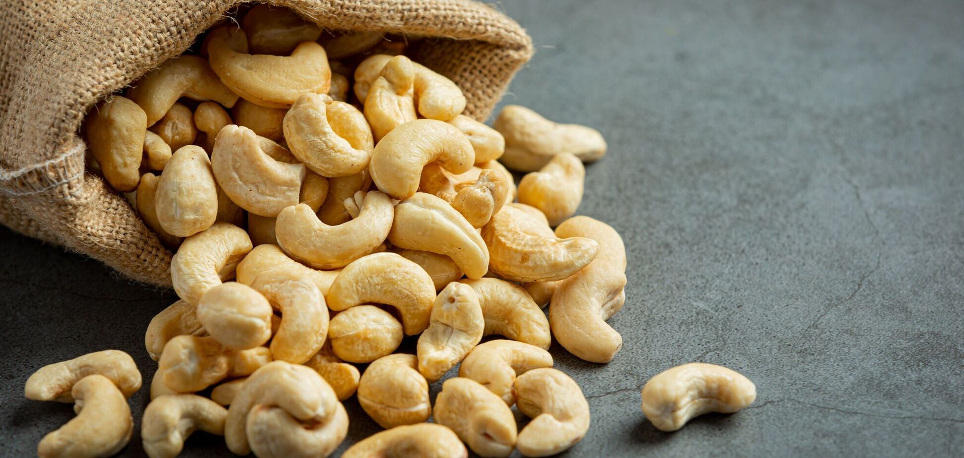 Горіх, що береже серце: чим корисний кеш’ю для вашого тиску