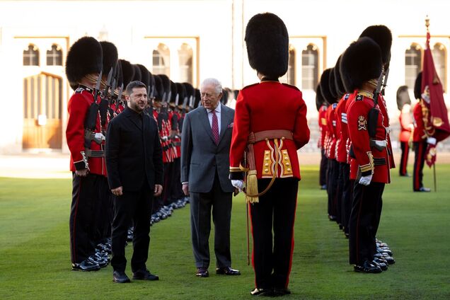 Зеленський відвідав Британію і зустрівся з королем Чарльзом III та прем'єром Стармером. Відео
