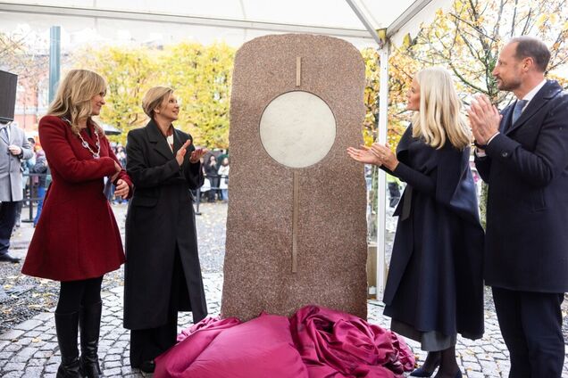 У столиці Норвегії відкрили пам'ятник доньці Ярослава Мудрого. Фото і відео