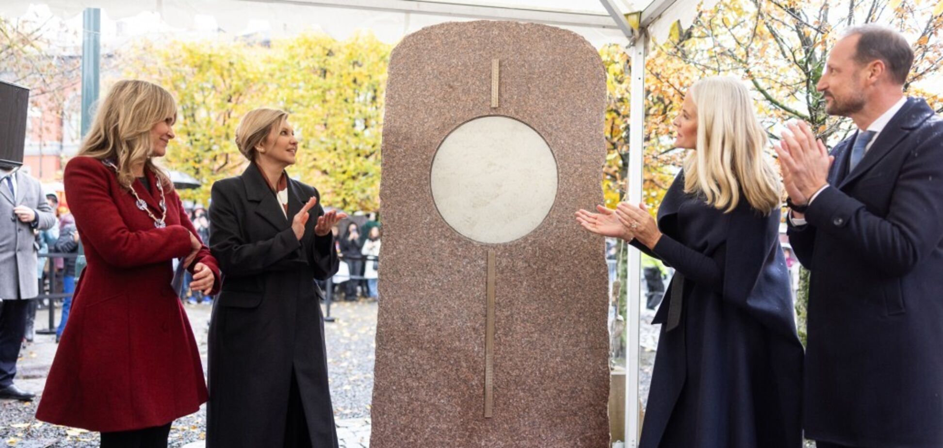 У столиці Норвегії відкрили пам'ятник доньці Ярослава Мудрого. Фото і відео