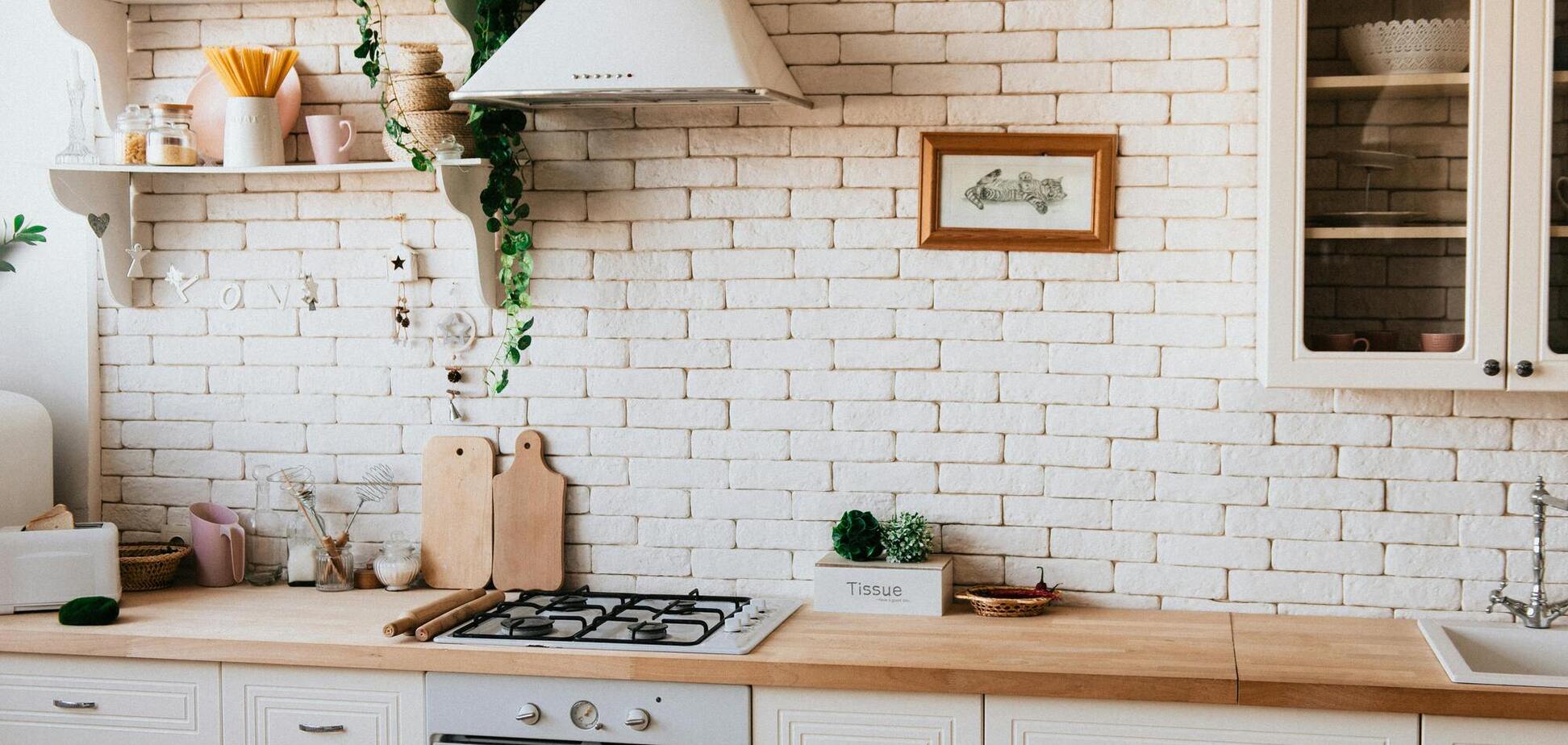 Как избавиться от неприятного запаха на кухне без магазинных средств: действенный способ