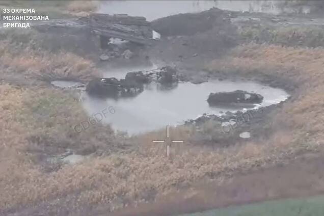 Російська 'броня' втопилася в болоті: українські війська відбили штурм ворога на Добропільському напрямку. Відео