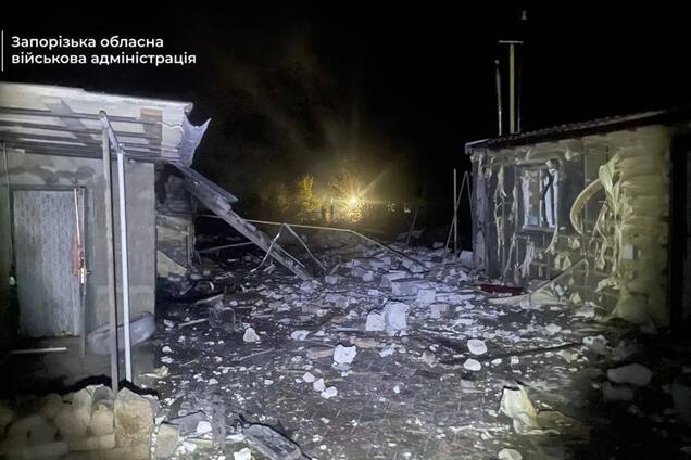 Россия нанесла пять ударов по Запорожскому району: многие люди остались без света, есть повреждения. Фото