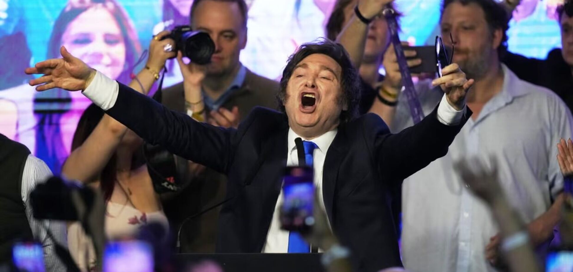 Ультраправа партія Мілея перемогла на позачергових виборах в Аргентині: чому результати назвали несподіваними