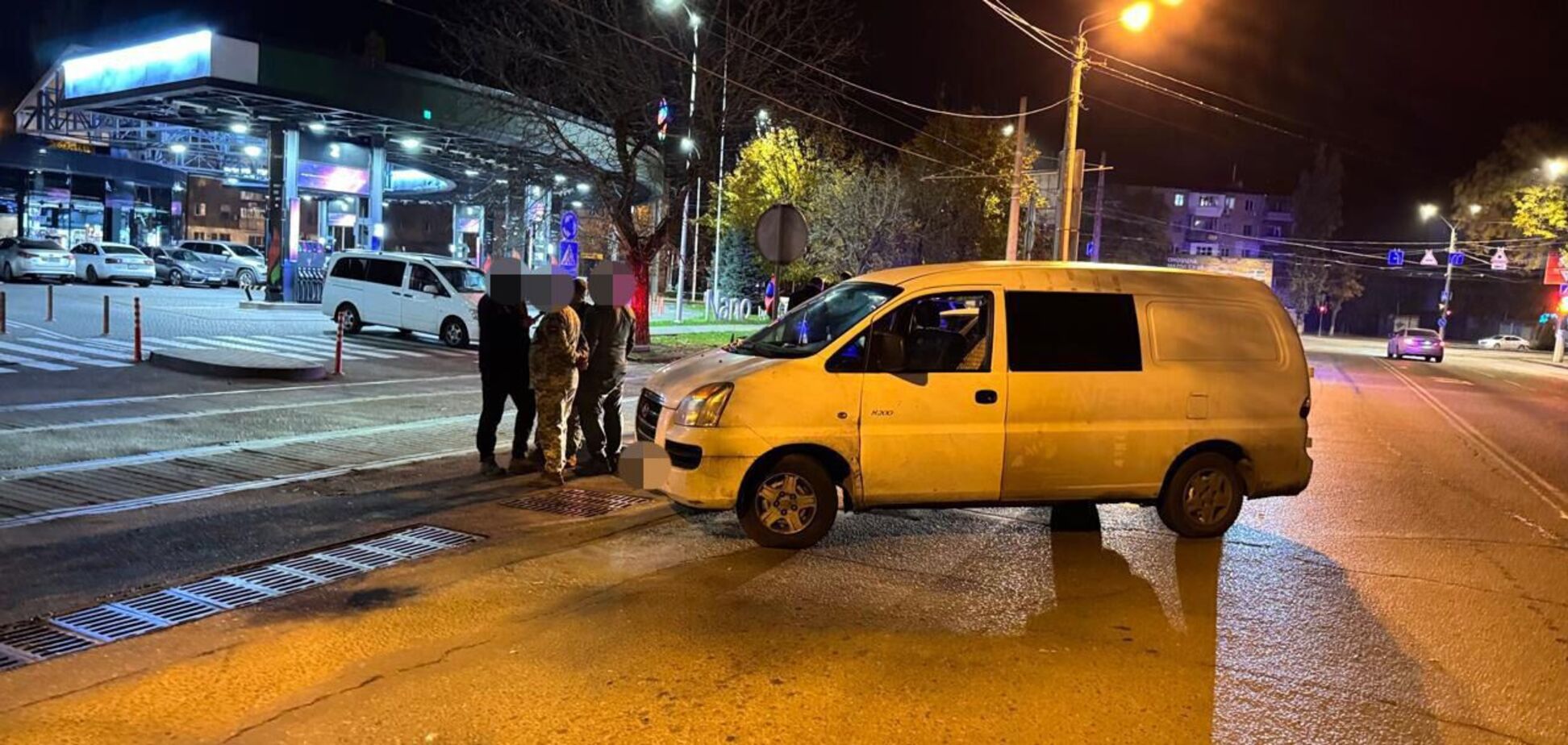 В Одессе пьяный полицейский разбил стекло на авто ТЦК прикладом: делом занялось ГБР. Фото