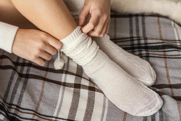 Как отбелить носки во время стирки: действенный способ