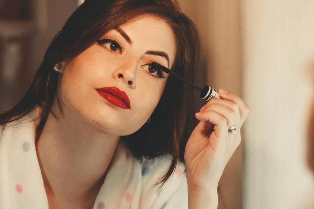 Как сделать роскошный макияж без туши: профессиональные лайфхаки