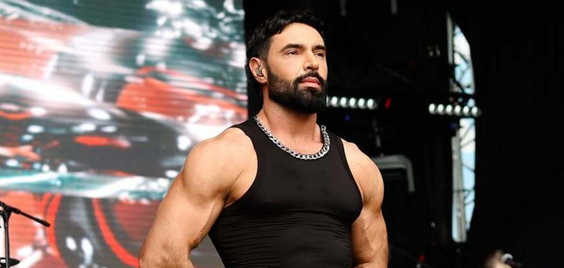 На концерте Виталия Козловского случился опасный курьез: певец эмоционально отреагировал