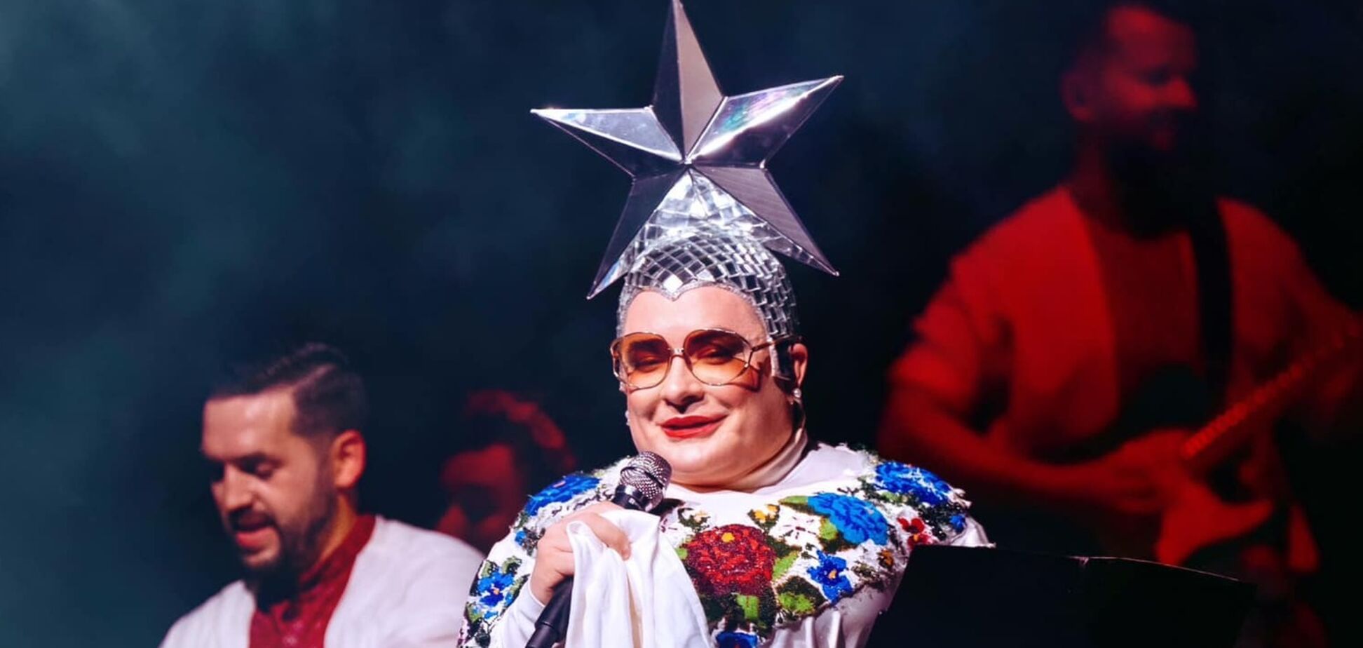 На концерте Верки Сердючки в Берлине заметили скандального певца-беглеца