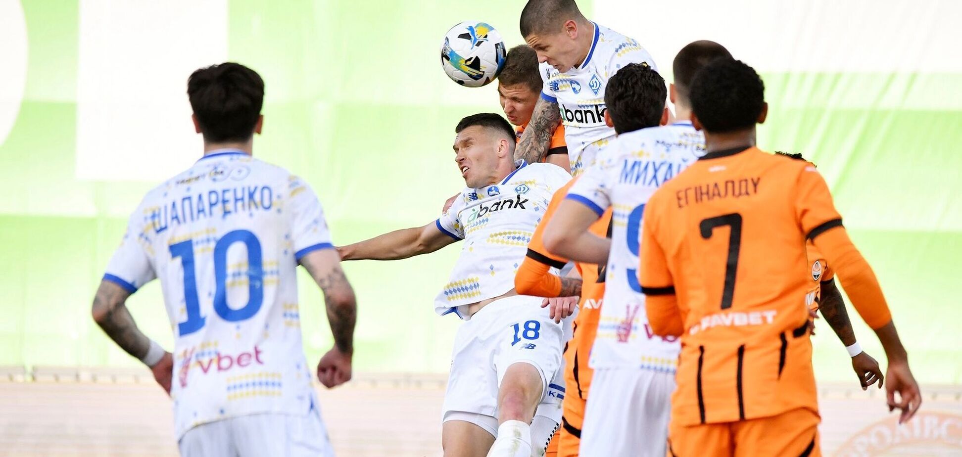 Какие шансы у 'Динамо' и 'Шахтера' выиграть Лигу конференций