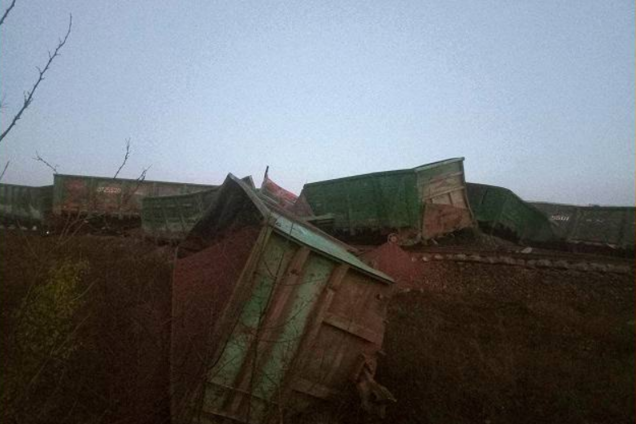 Під Токмаком пустили під укіс військовий потяг окупантів: подробиці операції від ГУР